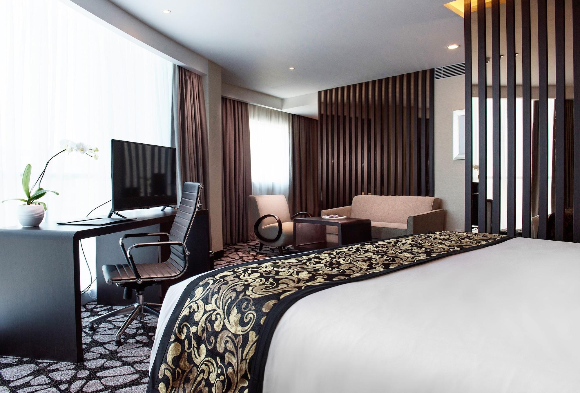 Melia Makassar Hotel Exterior photo