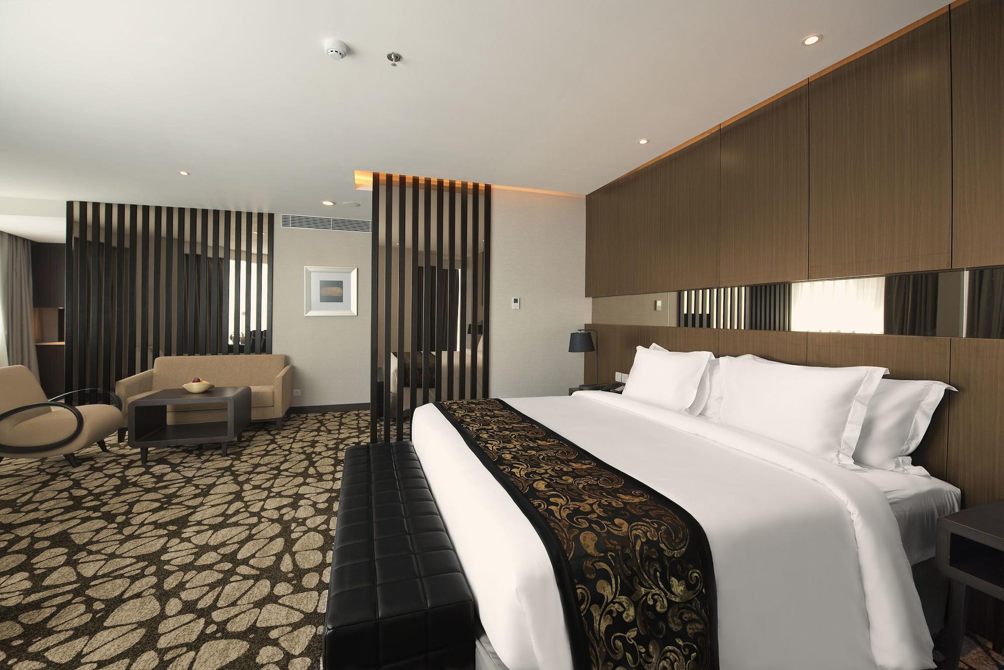 Melia Makassar Hotel Exterior photo