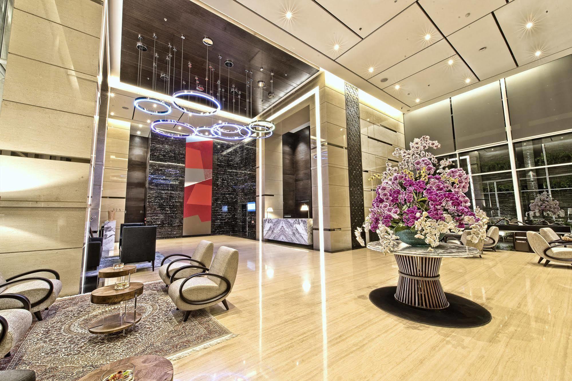 Melia Makassar Hotel Exterior photo